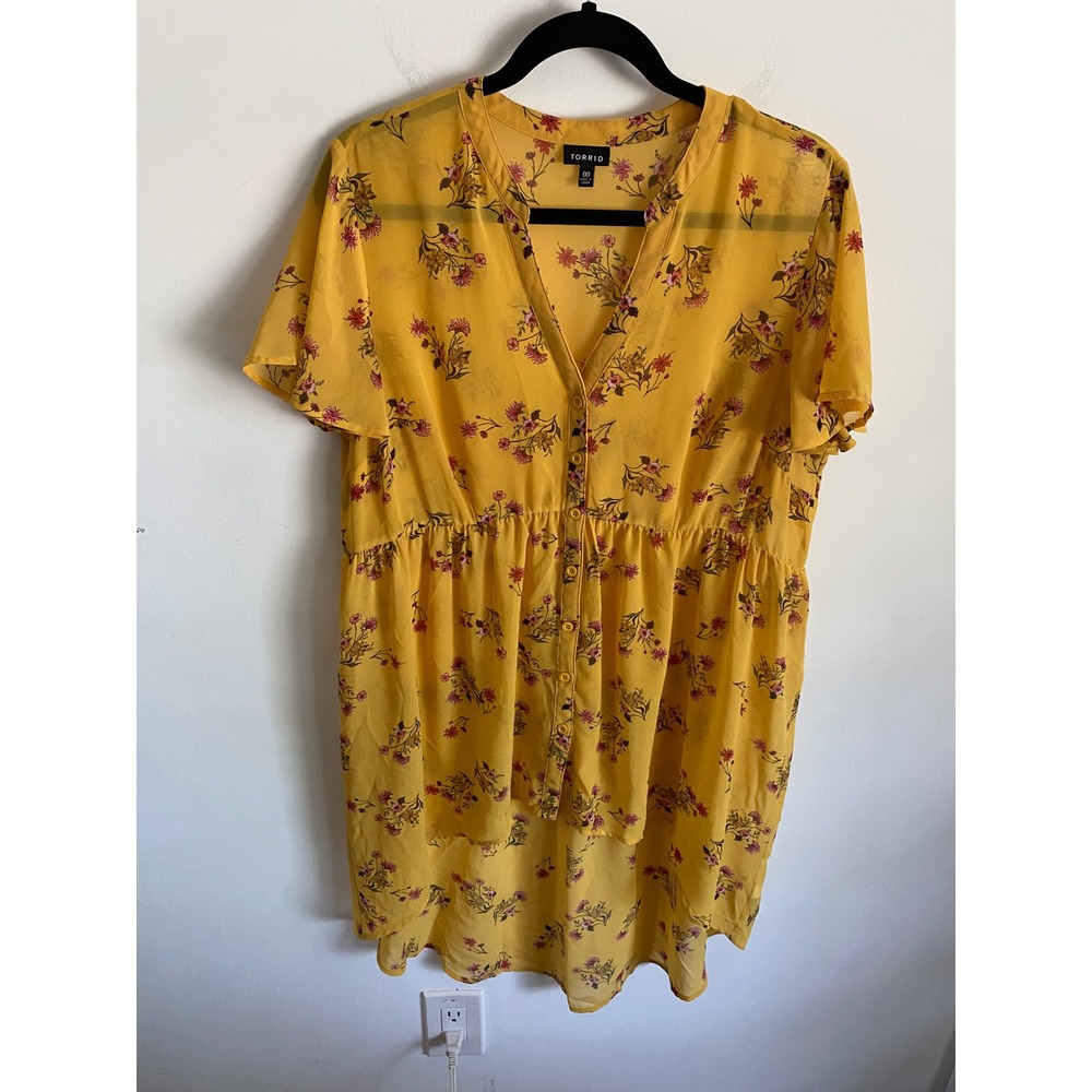Torrid Womens 00 Yellow Floral‎ Chiffon Babydoll Tunic Top High Low Button Front